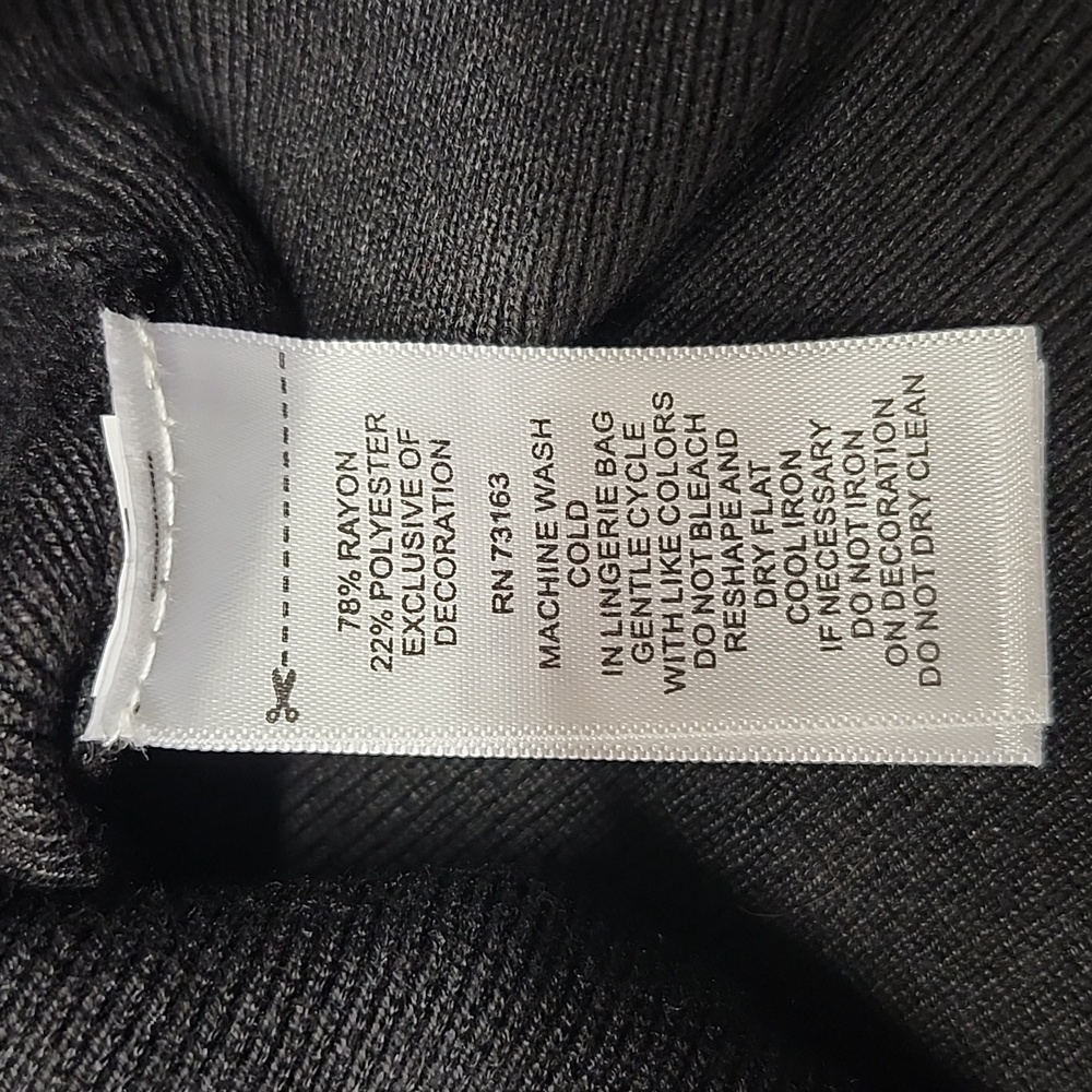Cable & Gauge Black Cut-Out Shoulder Top - Picture 7 of 11